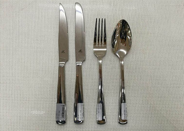 スプーン20部分ののステンレス鋼304#の平皿類セット ステーキ用ナイフの夕食のフォークのサービングの