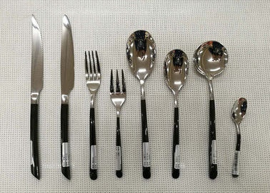 13部分によって黒めっきされるハンドルのナイフのフォークのスプーンのステンレス鋼の平皿類セット