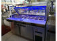 青い光線2冷却する/商業サラダ バッフェの冷蔵庫の冷凍庫ガラスふたファンが付いているドアによって冷やされているサンドイッチ準備のテーブル